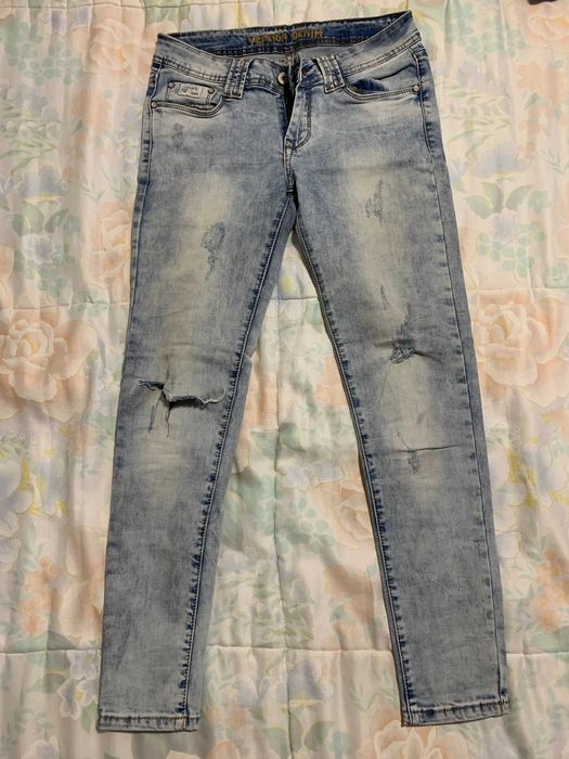 Дамски дънки - различни модели х15 лв.