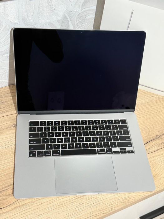 Ноутбук MacBook air 15