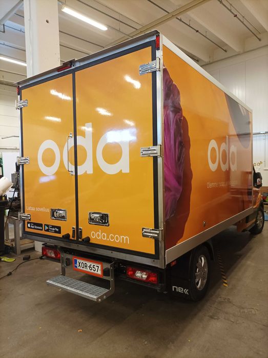 Професионална изработка на реклами и монтаж на фолио