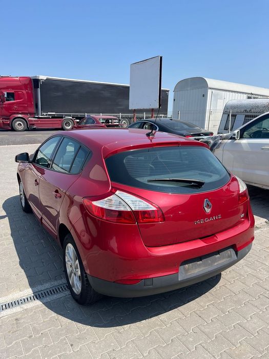 Dezmembram Renault Megane 3 1.6 diesel din 2015