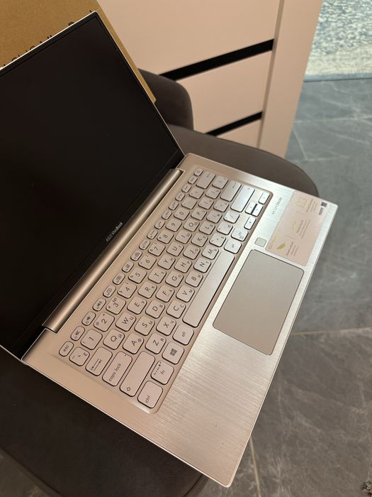 Стильный ноутбук Asus VivoBook
