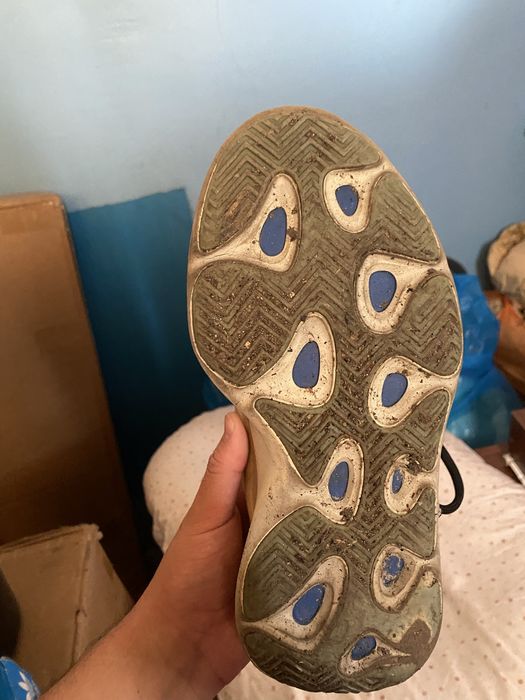 Продам адидас кросовки