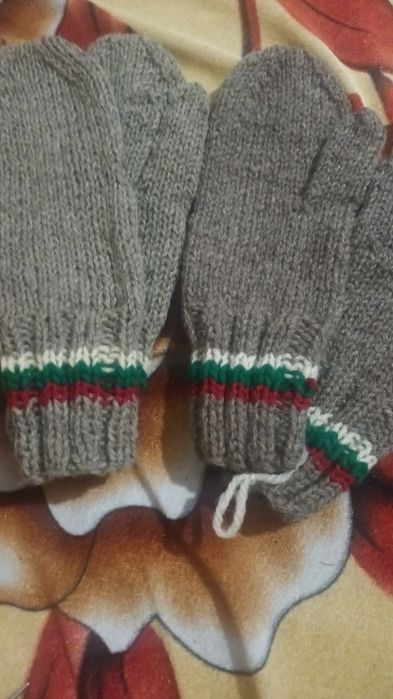 Продавам вълнени чорапи и терлици мъжки дамска и детски  и шапки