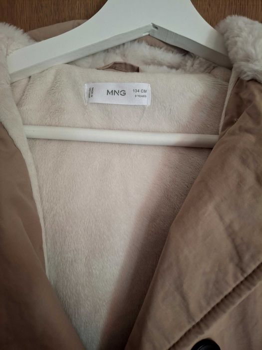 Продавам детско палто Mango
