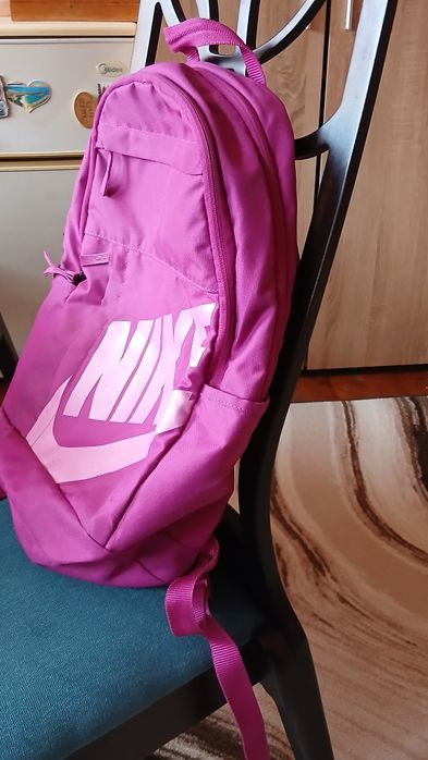 Продавам Раница NIKE