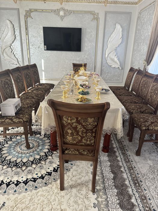 Обеденный стол со стульями (12 шт) в классическом стиле