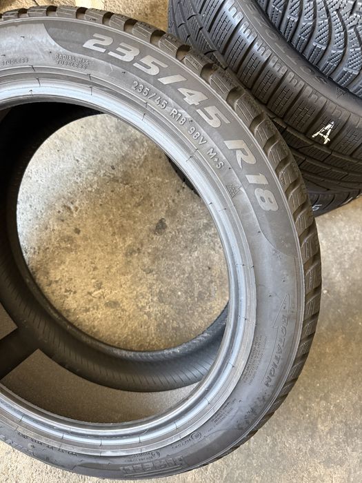 4 anvelope iarna 235/45/18 , 98 V , XL , Pirelli , TO ( echipare Tesla ) , 6.5-7 mm !