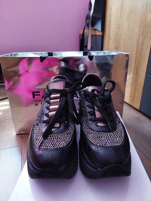 Оригинални обувки