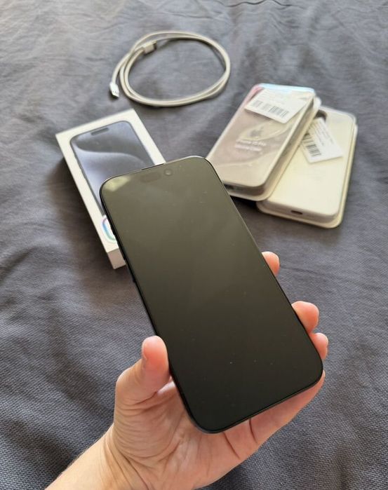 Продам айфон 15 про