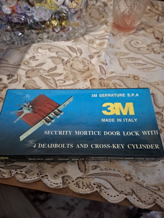 Замок дверной италия