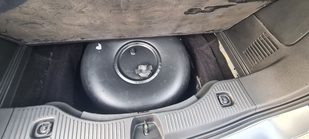 Авто машина трекр1