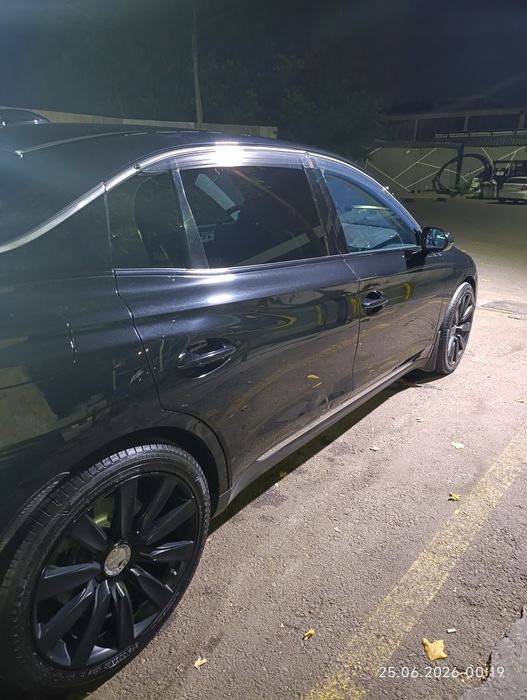 Hongqi EQM 5 сотилади