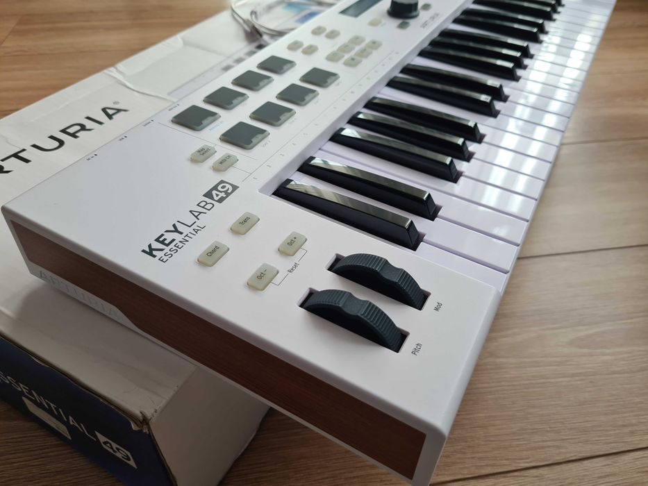 Arturia KeyLab Essential 49 mk3 Миди клавиатура