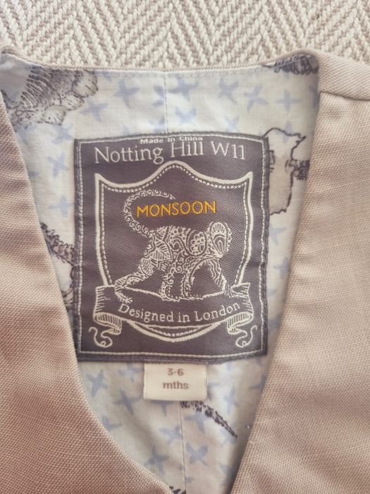 Costumaș elegant Monsoon, 3-6 luni
