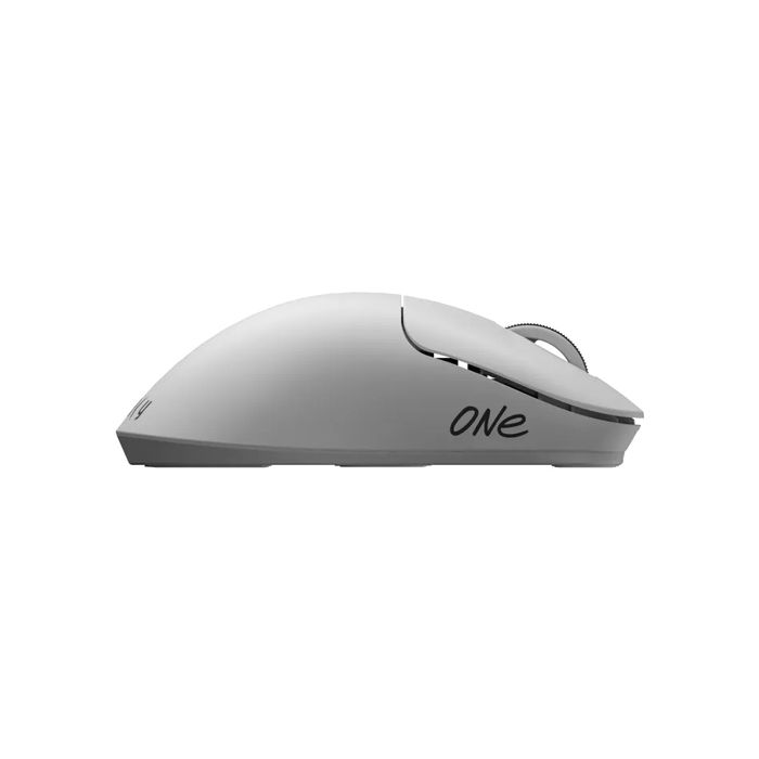 Lunacy One White (LMOW) — ультралегкая игровая мышь для правшей