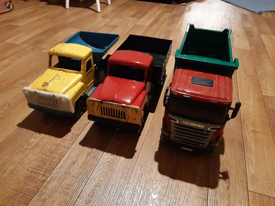 Модель машинка 1:16