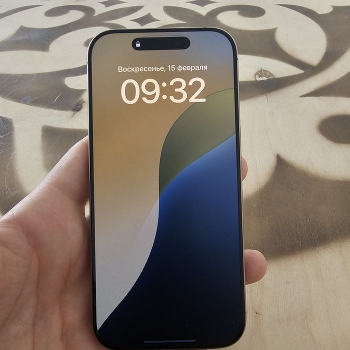 Айфон 16 про продаю срочно