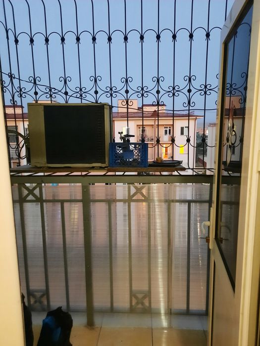 Сергили чоштепа абстановкаси билан 1хона срочни сотилади 37ярим