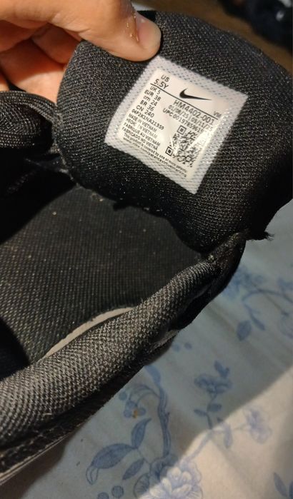 --Adidași Nike--