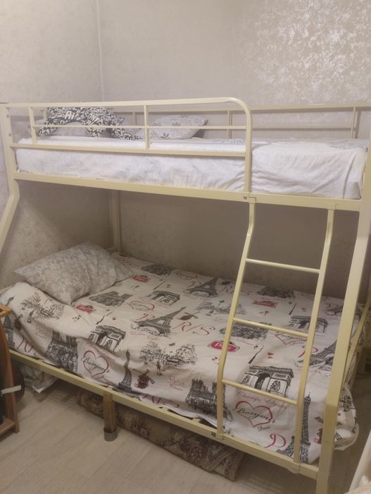 Двухъярусная кровать