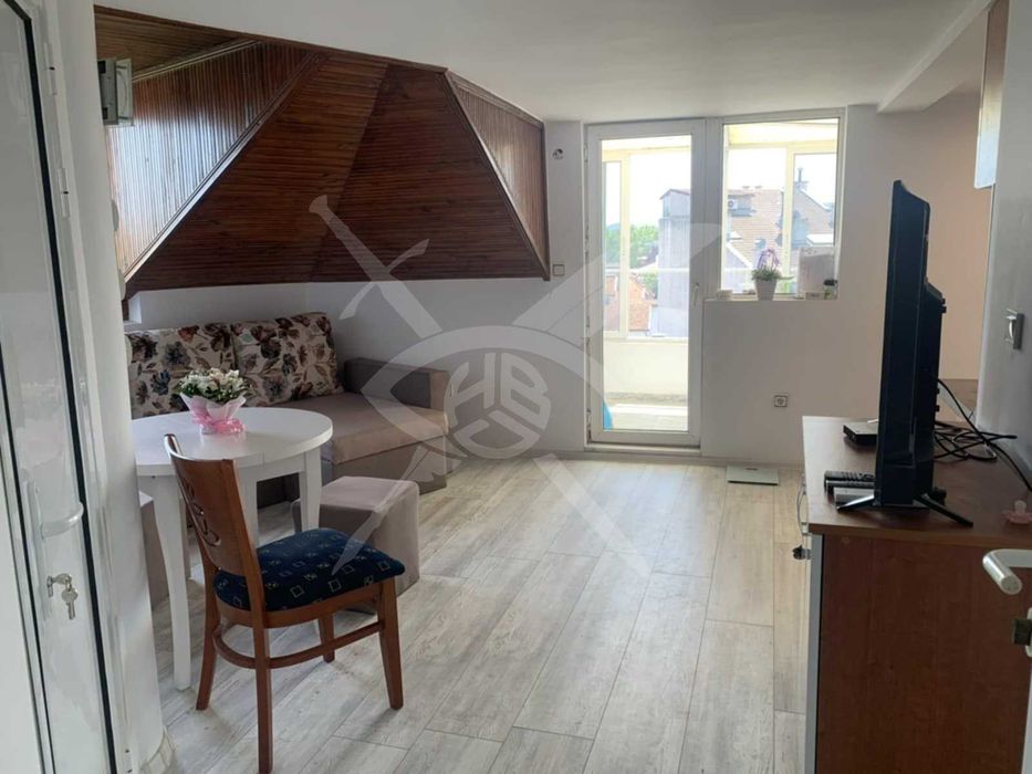 Дава се под наем Двустаен апартамент в Варна, Червен площад - 58 кв.м за 500 € - Снимка #2