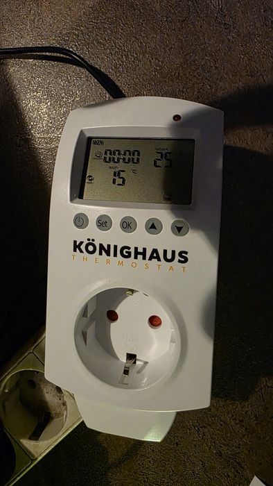 Termostat digital de priză Könighaus, 16 A, 3500 W max