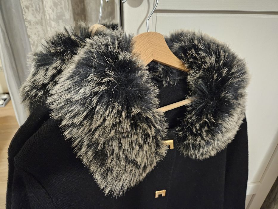 Палто с пухкава яка М размер