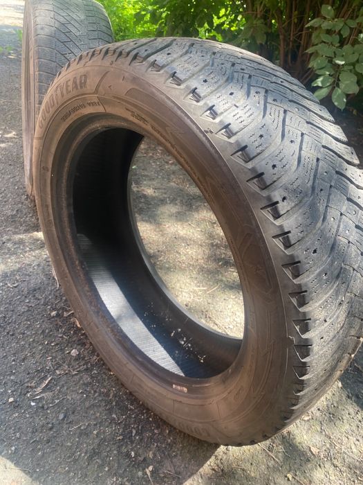 Продам резину R18 GoodYear зима
