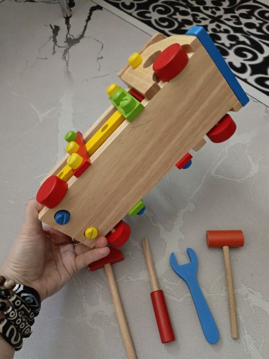 Продам конструктор машинка