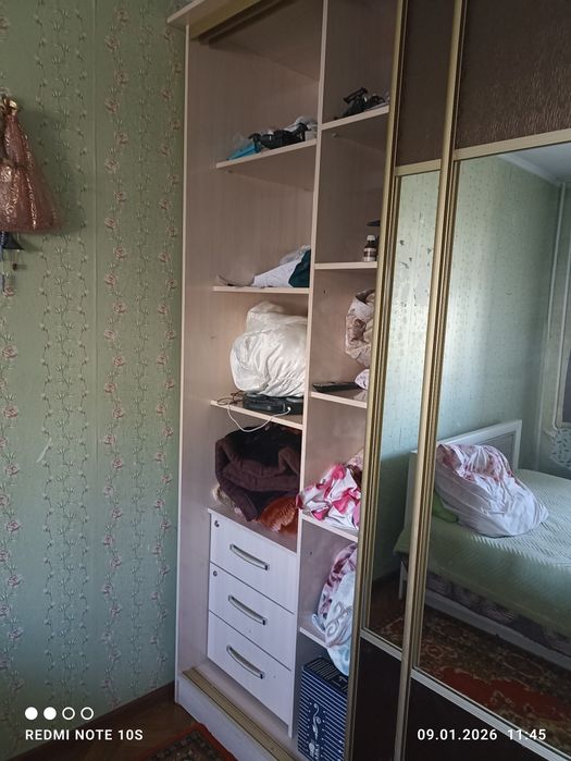 Продам большой шкаф