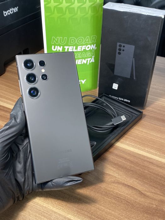 Samsung Galaxy s24 ultra • 256 GB • Titanium Black