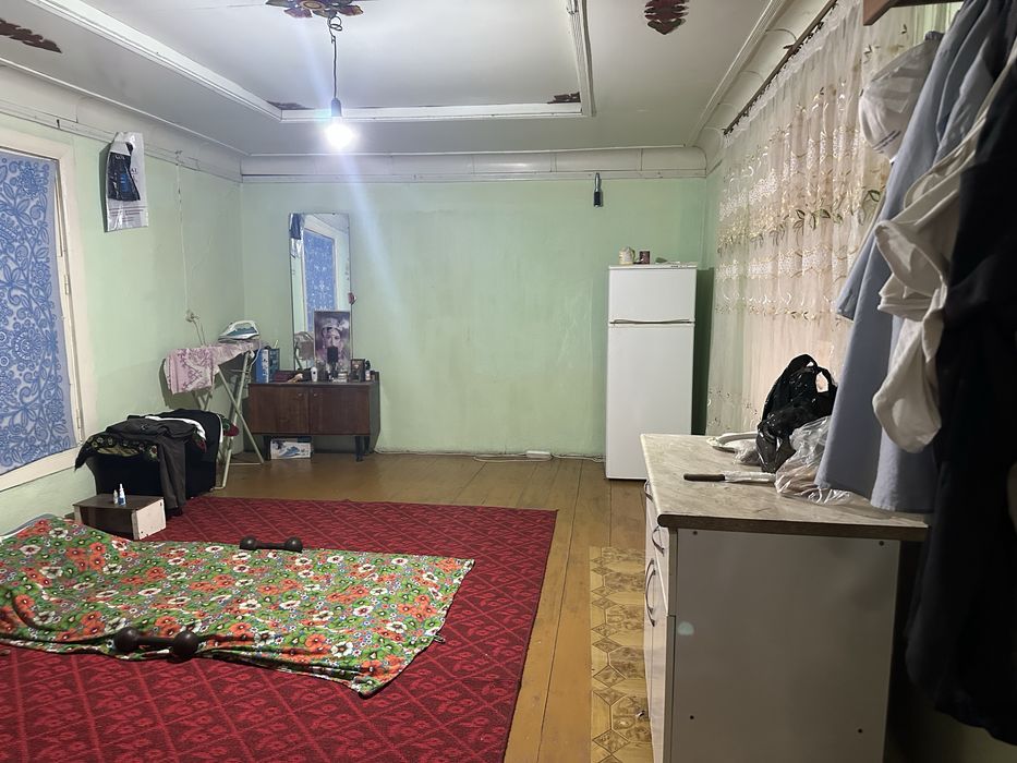 Xovli uy sotiladi srochniy