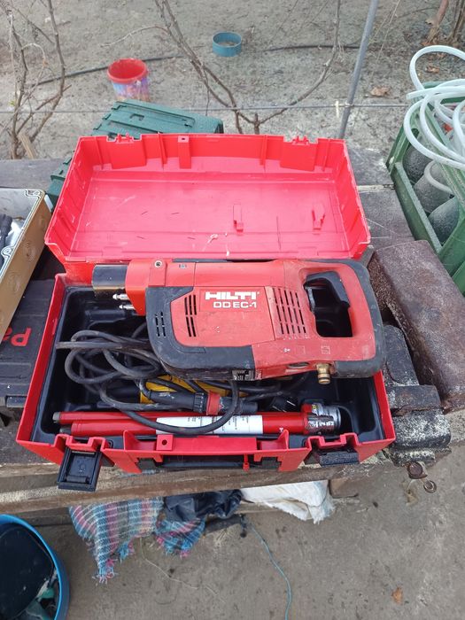 Mașină de carotat Hilti