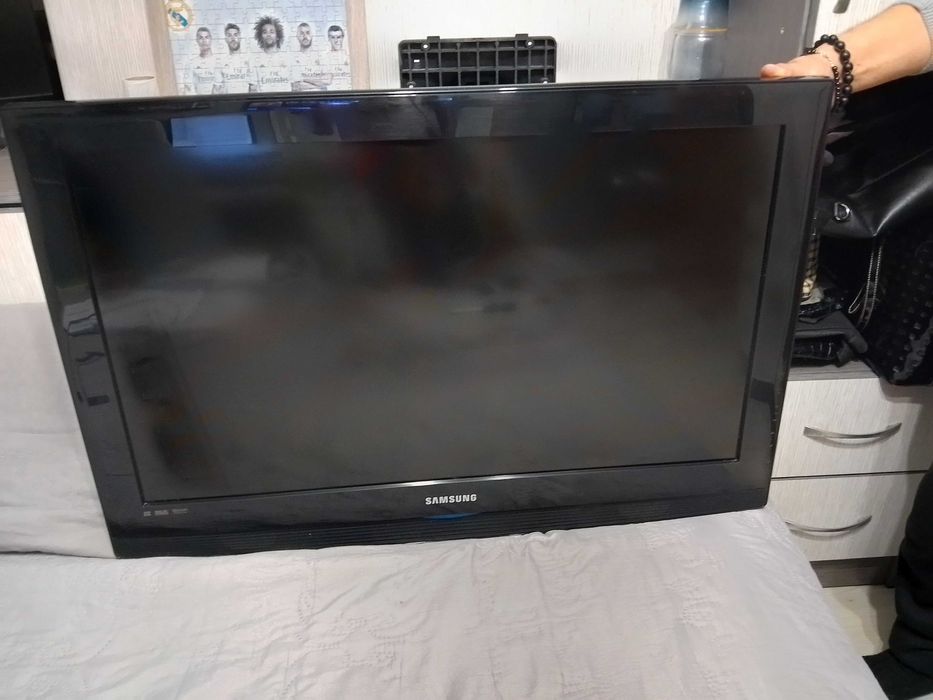Телевизор 32 инча