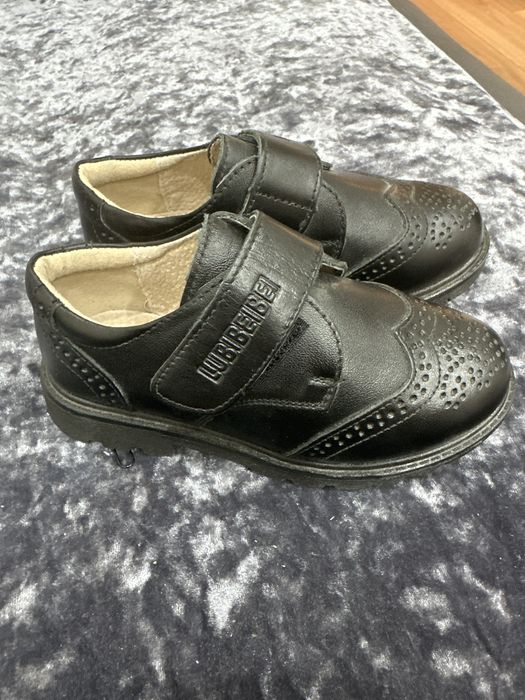 Продам мальчиковые ботиночки