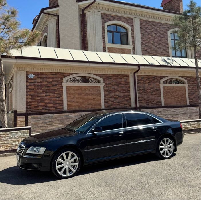 Audi A8 Long W12