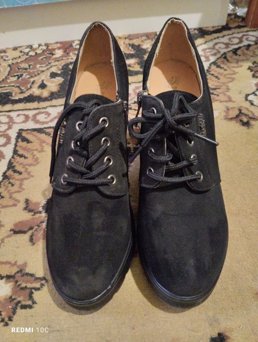 Продам детскую обувь