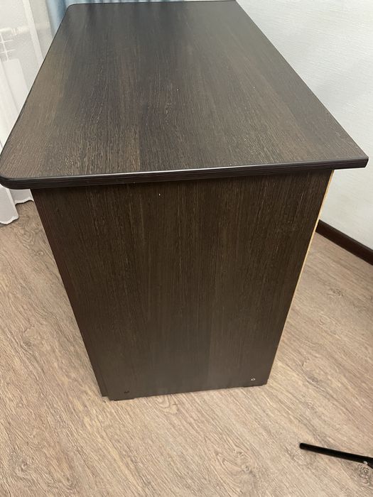 Продам  в отличном состояни стол.