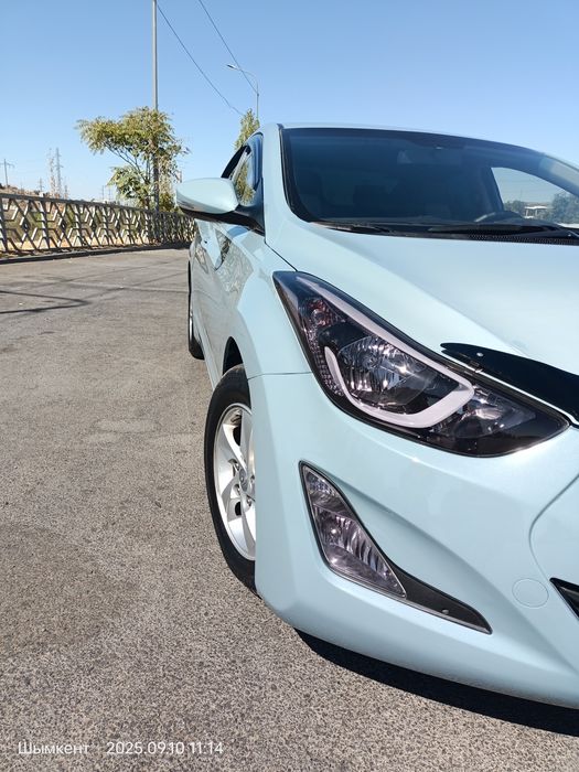 Hyundai Elantra  2015