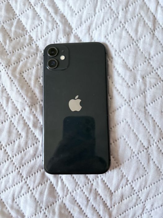 Продам айфон 11.    М