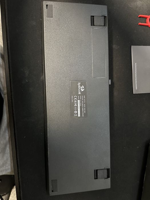 Redragon k607 RGB нископрофилна механична клавиатура