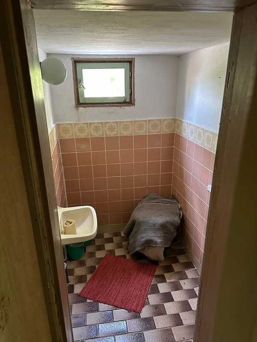 къща, тухла 1984г. , на 2 етажа, село Долна Диканя, двор 870м