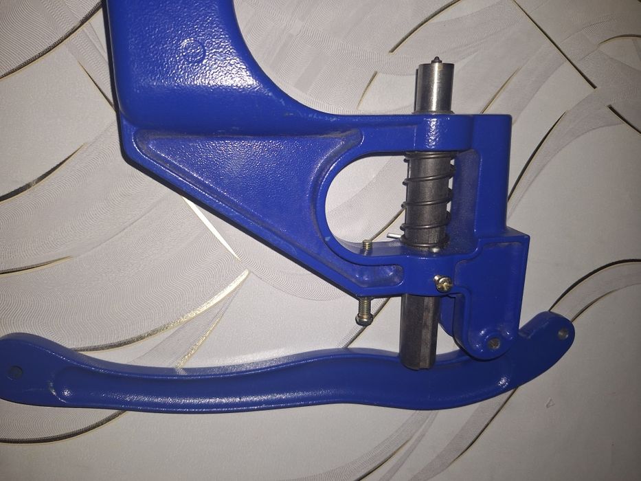 Установщик кнопки