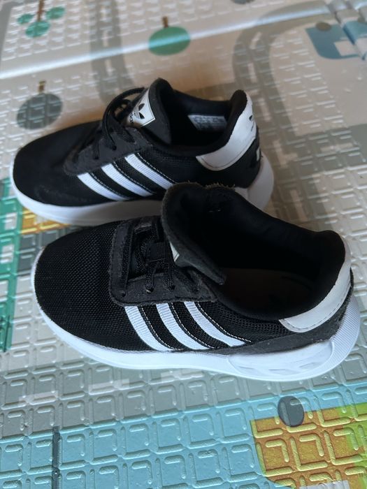 Маратонки adidas
