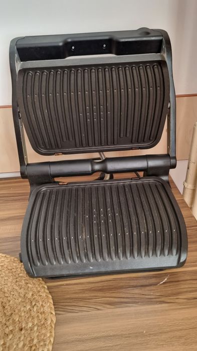 Grătar electric Tefal,2000W, 6 programe de gătire negru