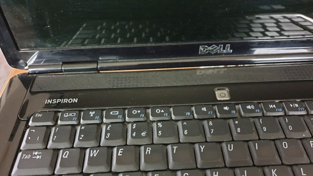 Лаптоп DELL             .