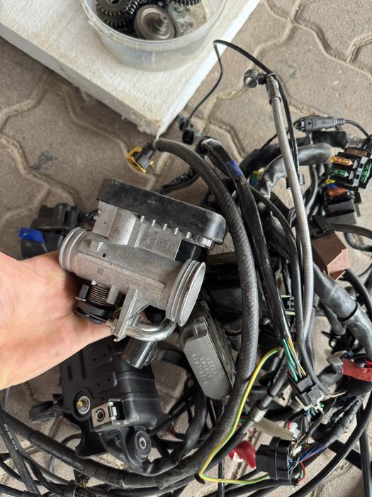 Dezmembrez motor aprilia rs4 125