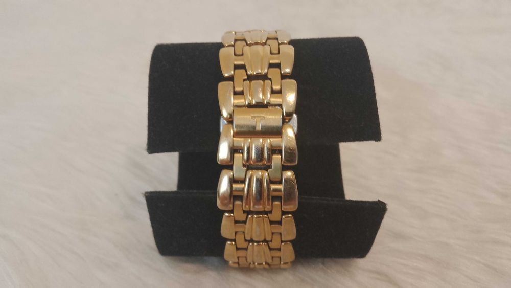 Часовник Tissot Marquise