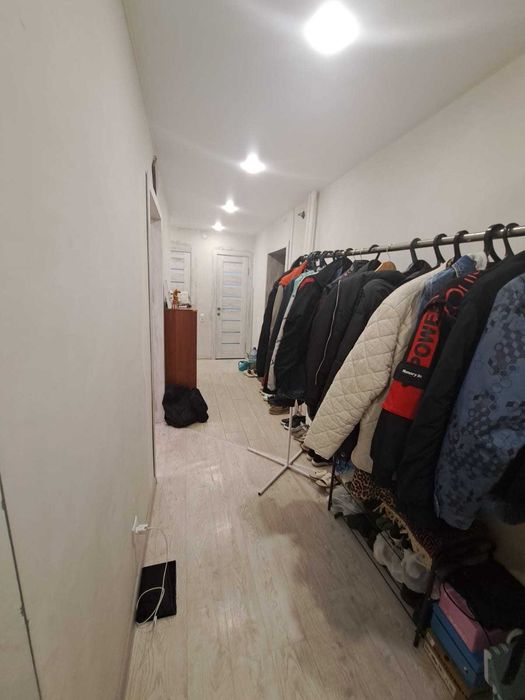 Продам 3-комн квартиру, мкр Береке
