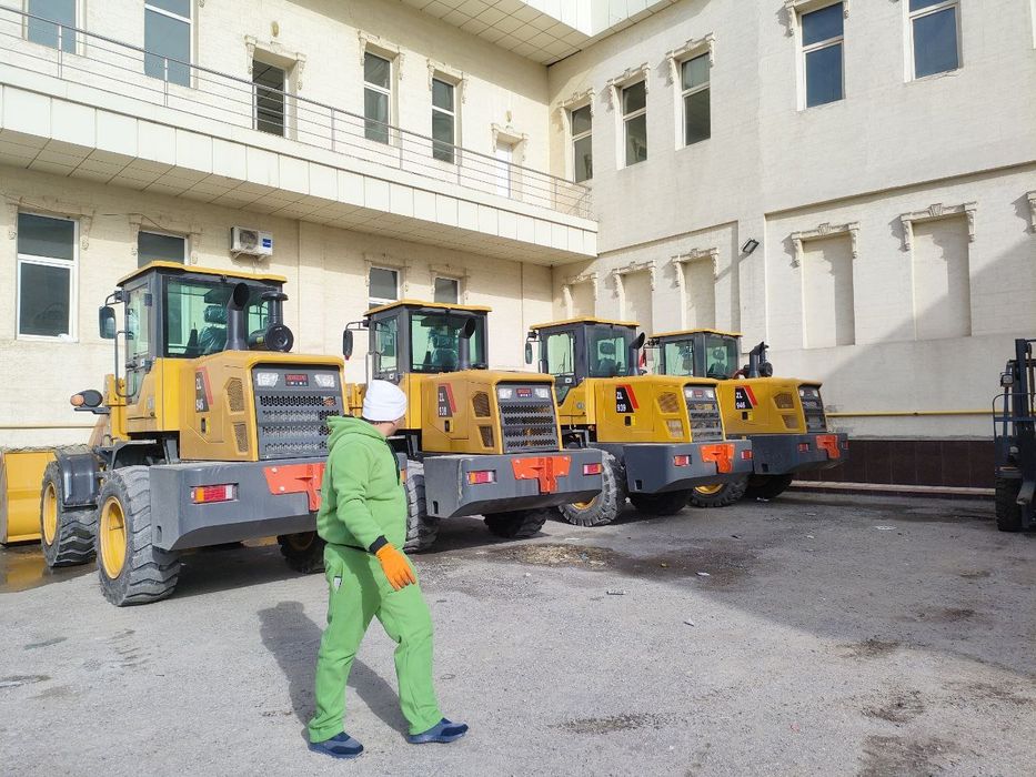 Фронтальный погрузчик 1,5кублик 3тонна олади